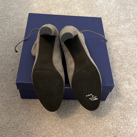Authentic Stuart Weitzman topo Suede boots. - Picture 4 of 4